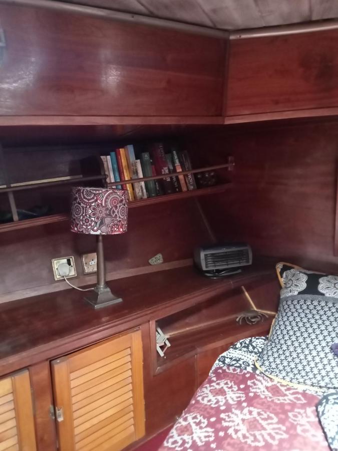 Bateau De Pirates Hotel Gruissan Bagian luar foto