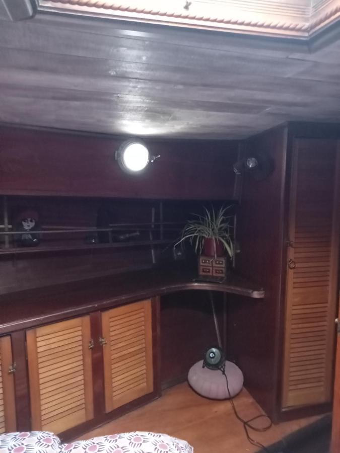 Bateau De Pirates Hotel Gruissan Bagian luar foto