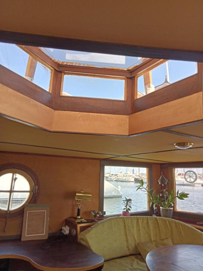 Bateau De Pirates Hotel Gruissan Bagian luar foto