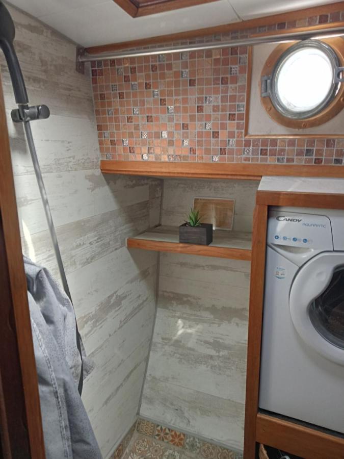Bateau De Pirates Hotel Gruissan Bagian luar foto