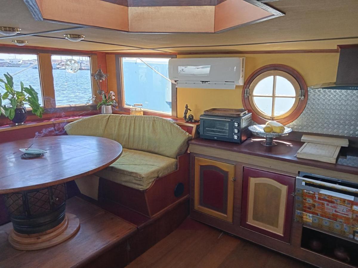 Bateau De Pirates Hotel Gruissan Bagian luar foto